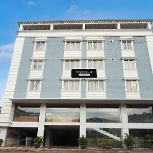 Super Townhouse Mg Road Trivandrum Formerly Nandanam Park Hotel